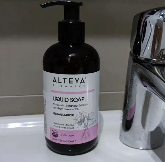 Muškatni oraščić i ruža tekući sapun Alteya Organics 250 ml