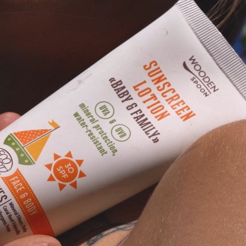 Opalovací tělové mléko v tubě Baby & Family SPF 30 Wooden Spoon 100ml